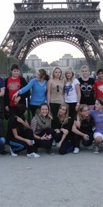 Die deutsche Gruppe von einem der der vorigen Austausche bei der Zwischenstation Paris