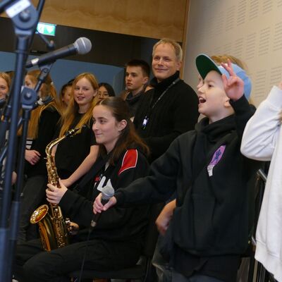 Moderne Popsongs gehören zum Repertoire der THG-Band.